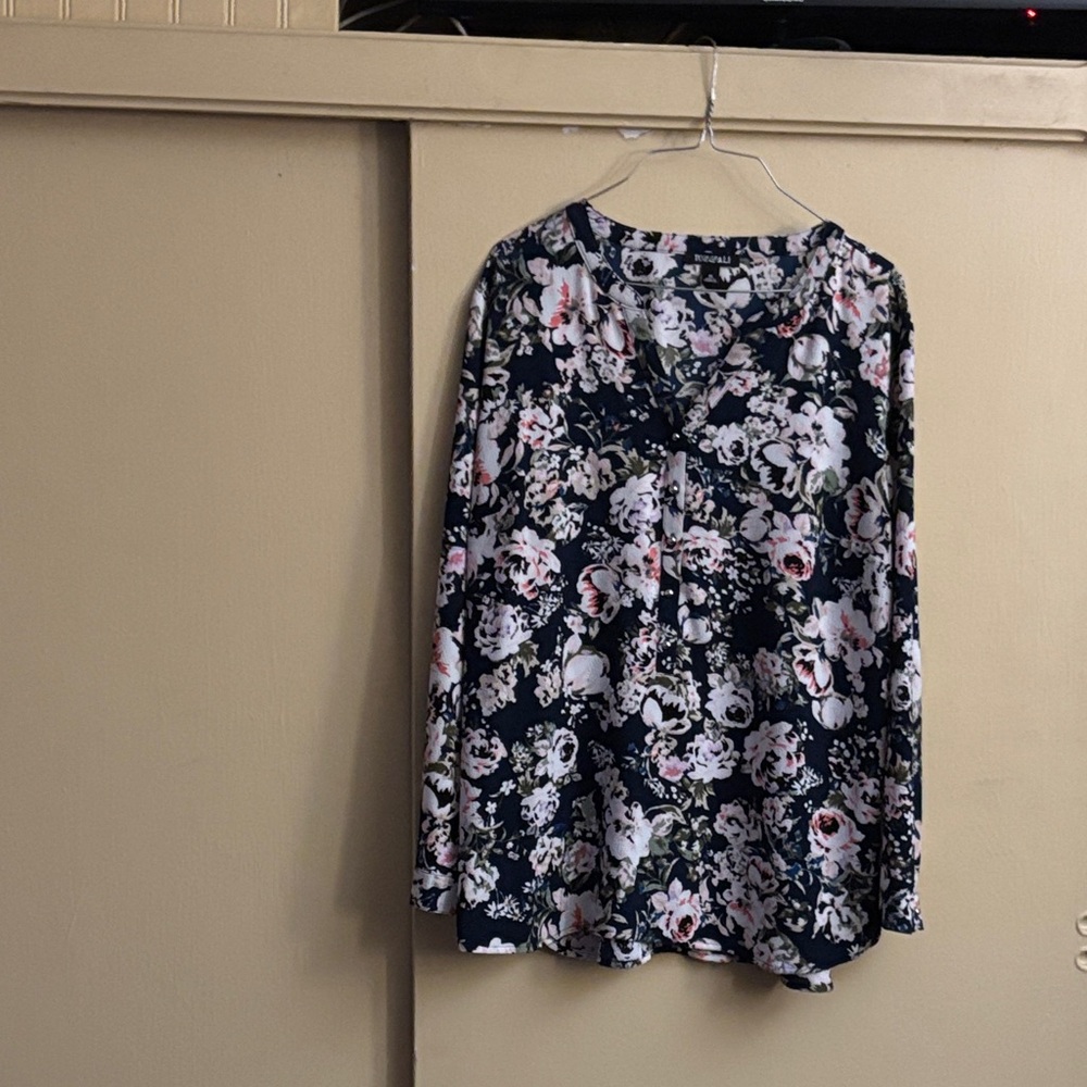 Roz & Ali Navy Floral Blouse